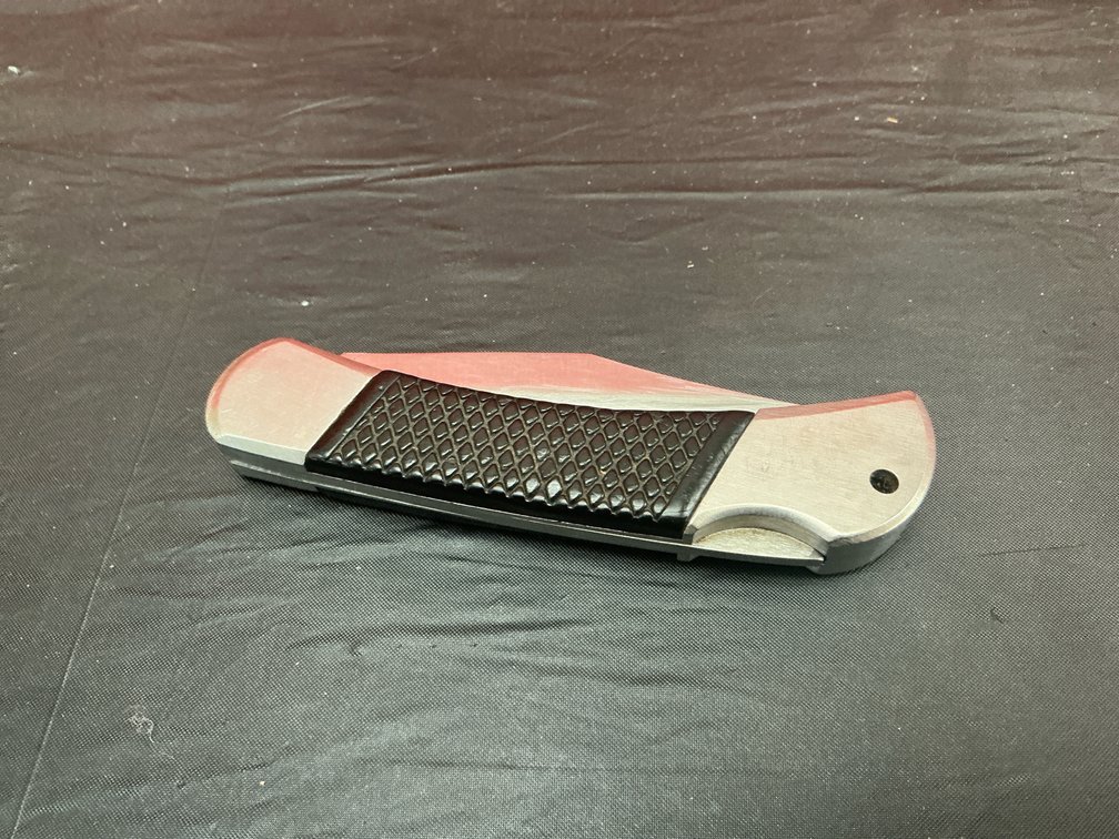 Edge Mark lockback folding pocket knife