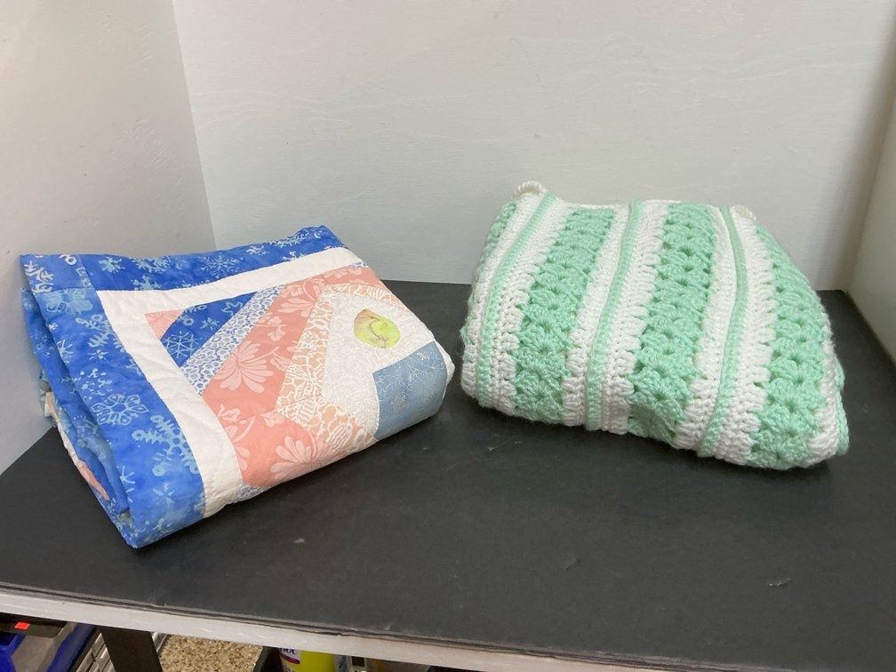 Pieced patchwork quilt & crocheted afghan blanket