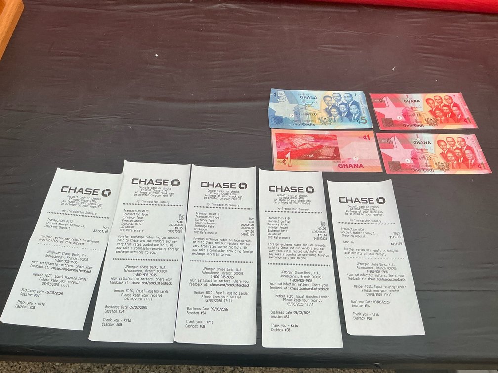 4 Bank of Ghana cedi banknotes & Chase receipts