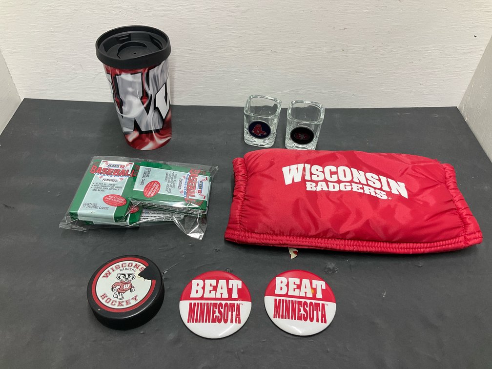 Wisconsin Badgers memorabilia & assorted sports items