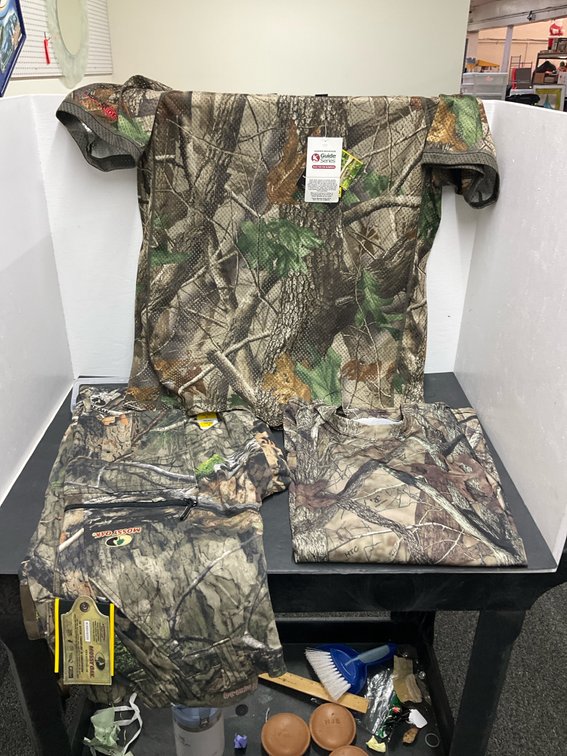 Lot of 3 camouflage hunting shirts & cargo pants