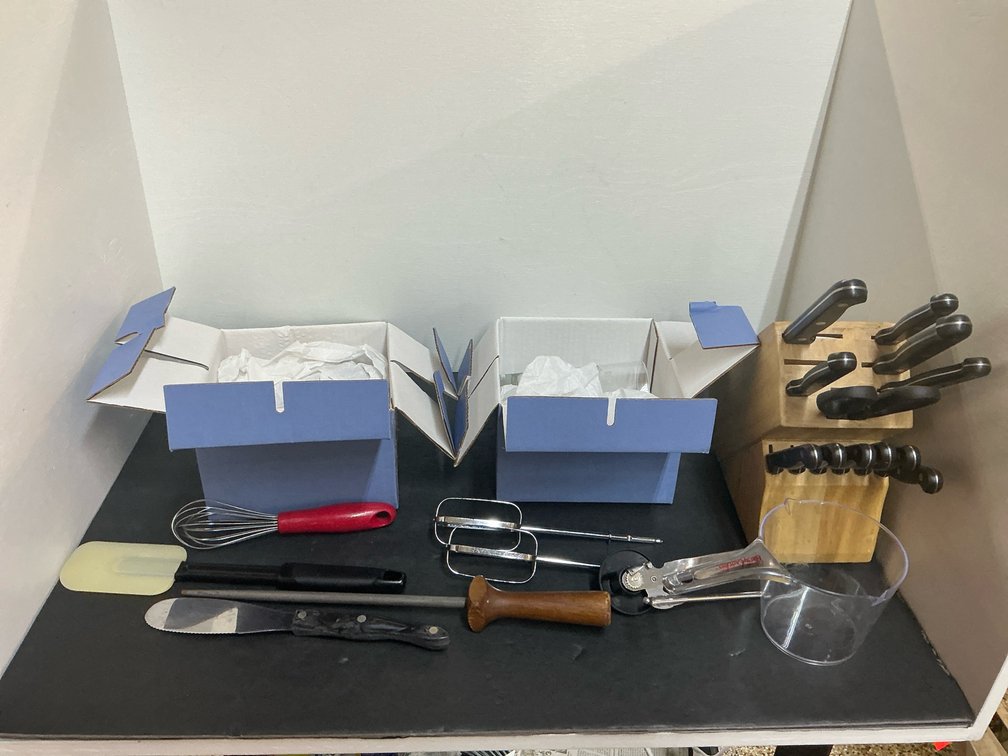 Knife block set, kitchen utensils & boxed glassware
