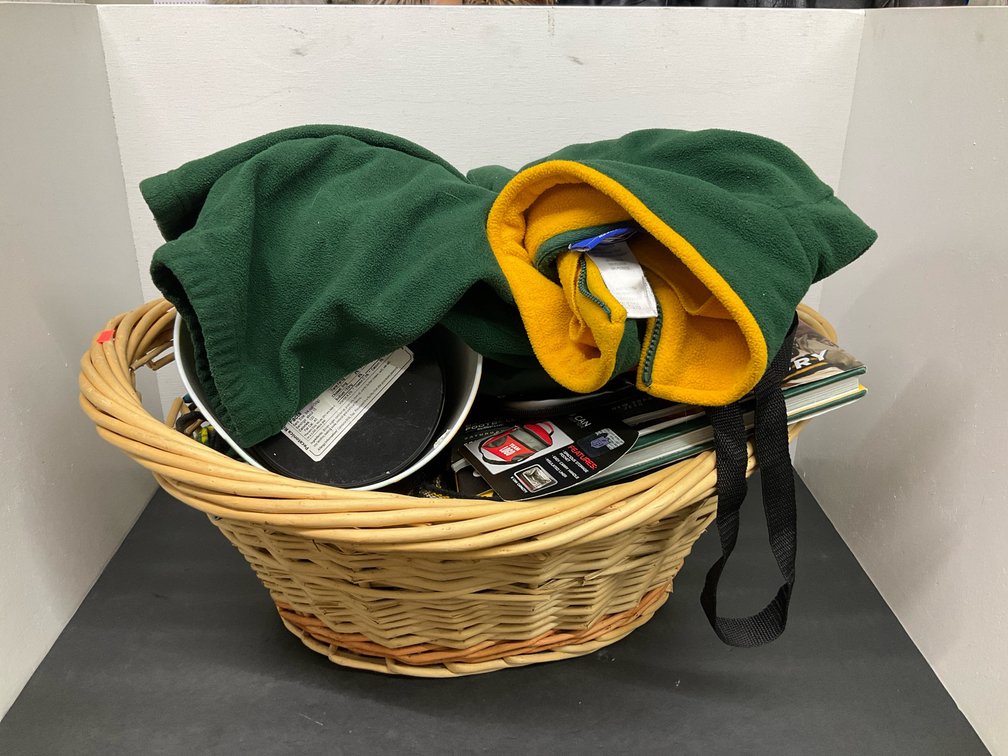 Green Bay Packers apparel & memorabilia lot with basket