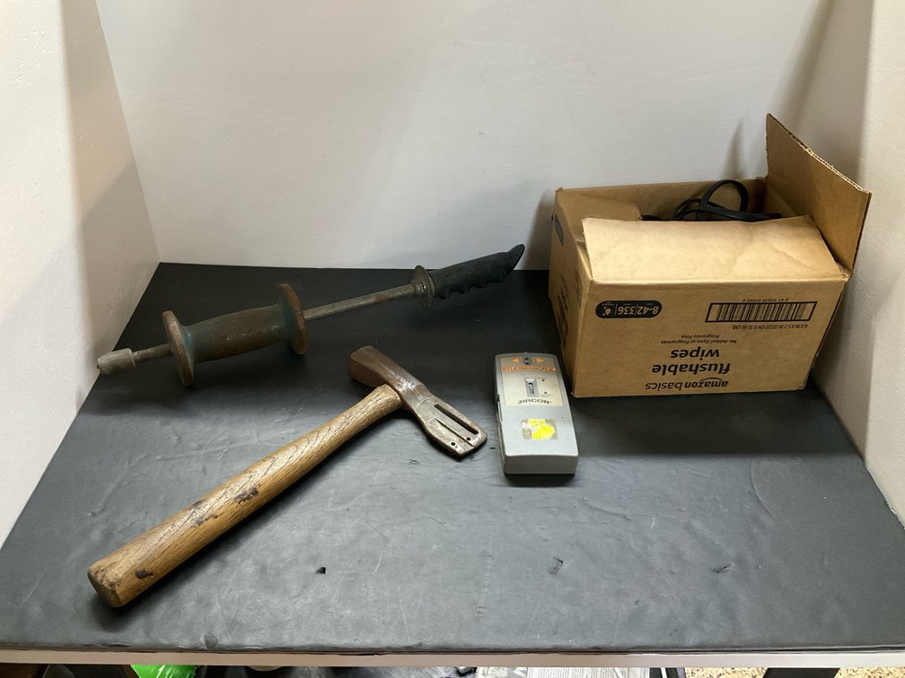 Slide hammer, hammer, Zircon stud sensor & battery charger