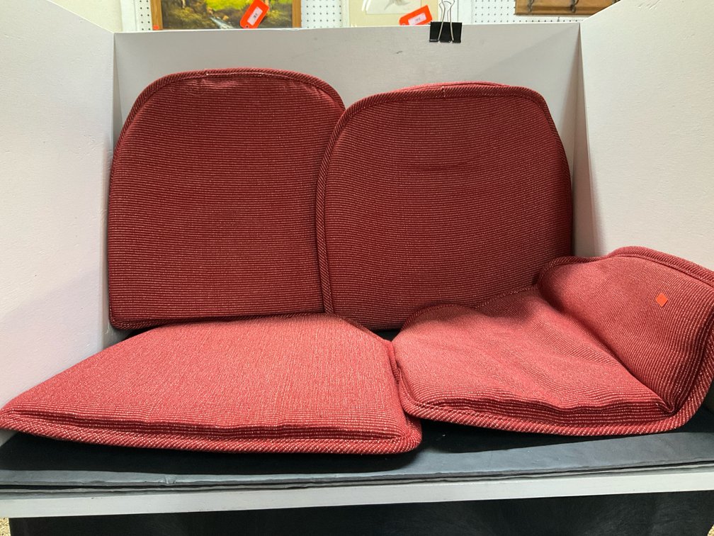 Set of 4 red ribbed fabric chair cushions