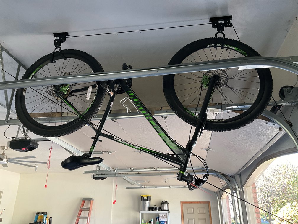 Schwinn Boundary mountain bike with disc brakes - Garage