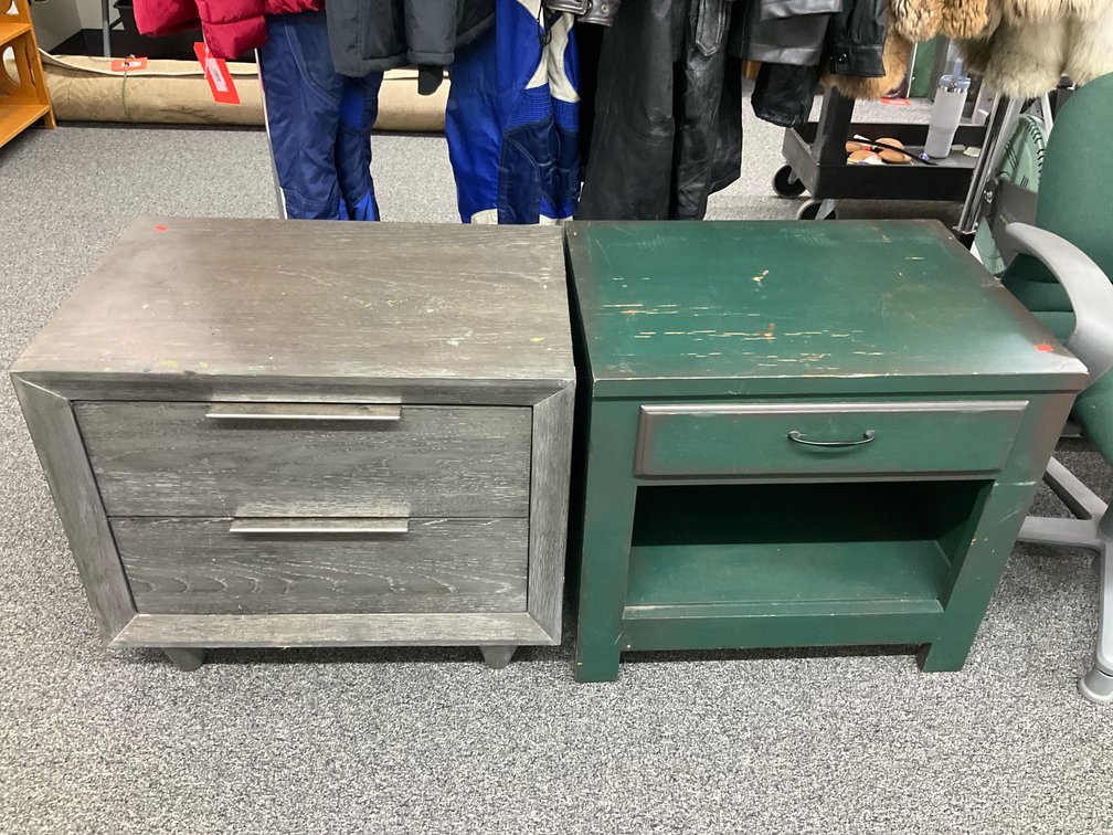 2 nightstands in weathered gray & distressed green 26“ x 18“ x 22“