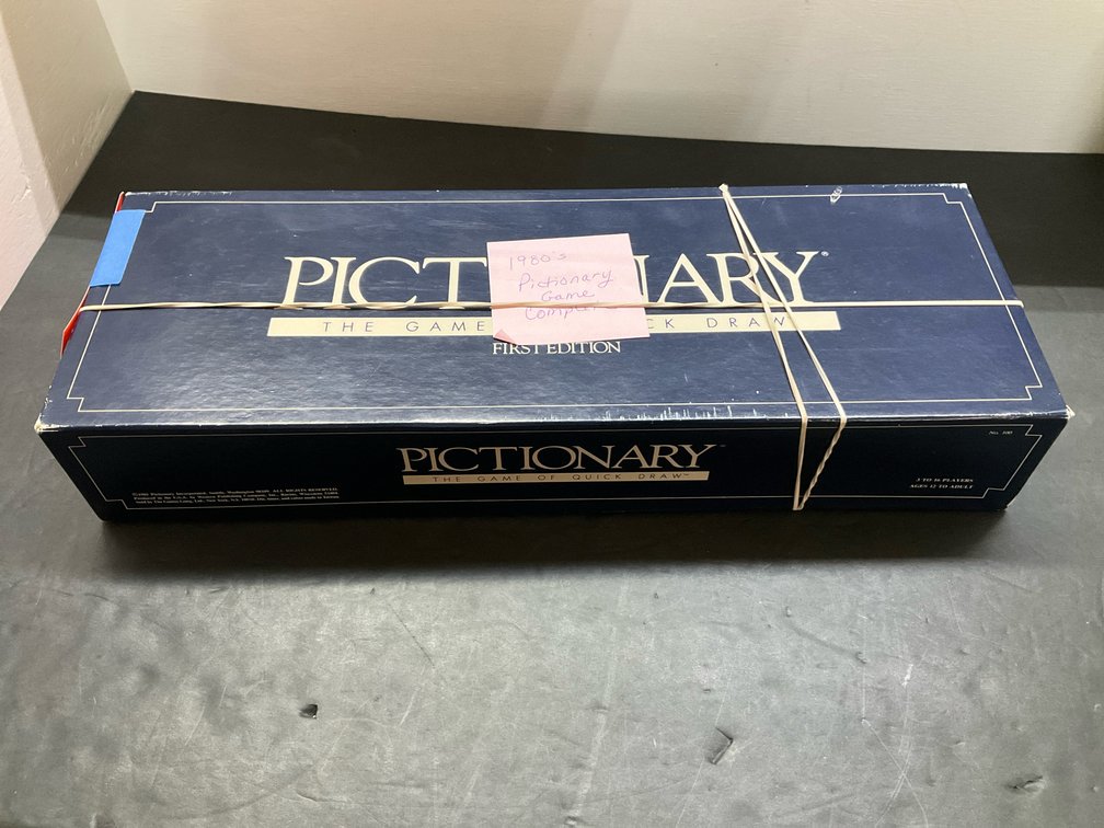 Pictionary The Game of Quick Draw first edition board game