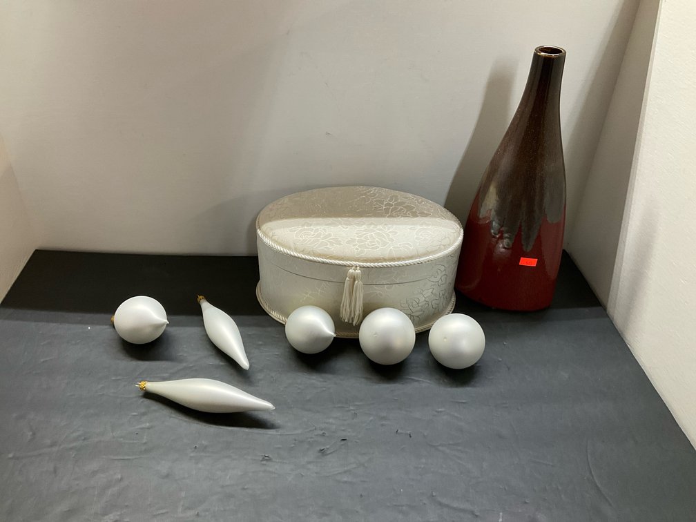 Ceramic drip glaze vase, fabric box & glass ornaments