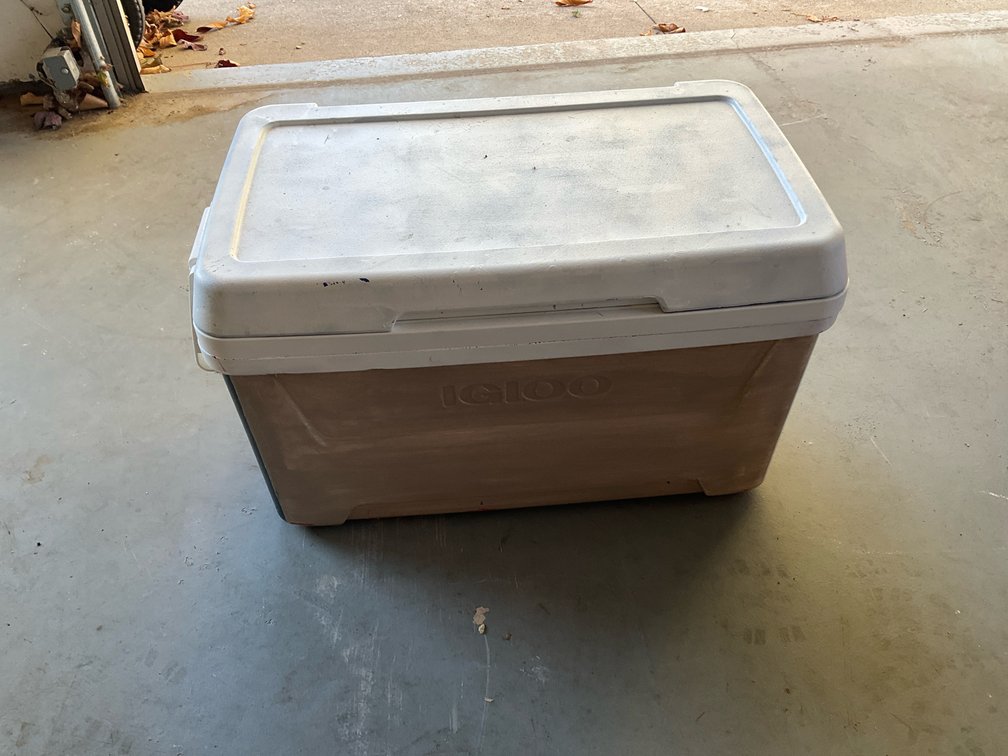 Igloo hard-sided plastic chest cooler - Garage