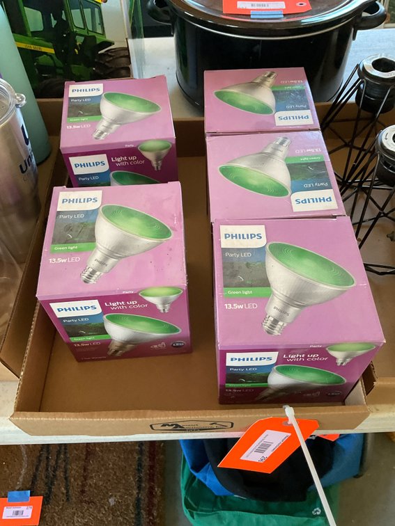 5 Philips Party LED green PAR38 flood light bulbs 13.5W - Garage