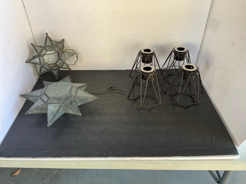 2 glass star lanterns & 4 wire cage light shades - Garage