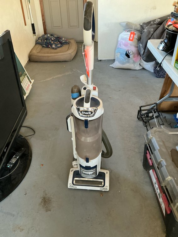 Shark Rotator bagless upright vacuum cleaner - Garage