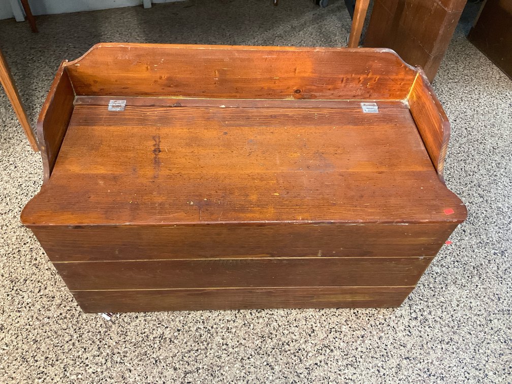 Wooden storage bench with hinged lid 35“ x 16“ x 23“