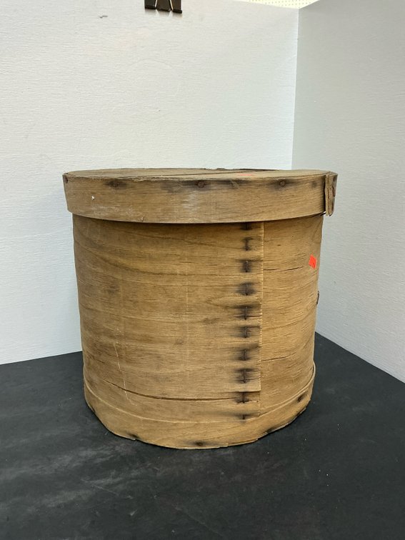 Dufeck's round bentwood box with lid