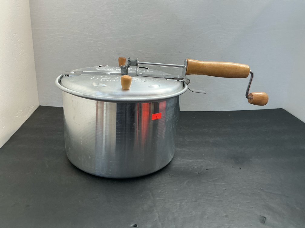 West Bend aluminum stovetop popcorn popper
