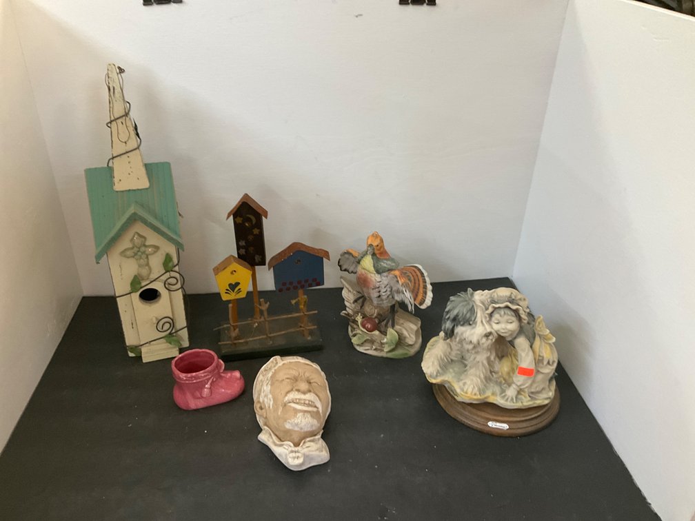 Wooden birdhouses, figurines & tabletop decor