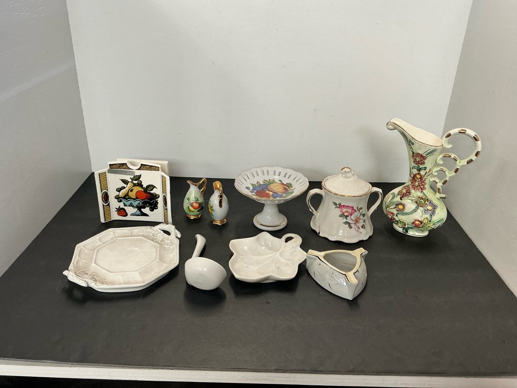 Assorted ceramic & porcelain decorative tableware