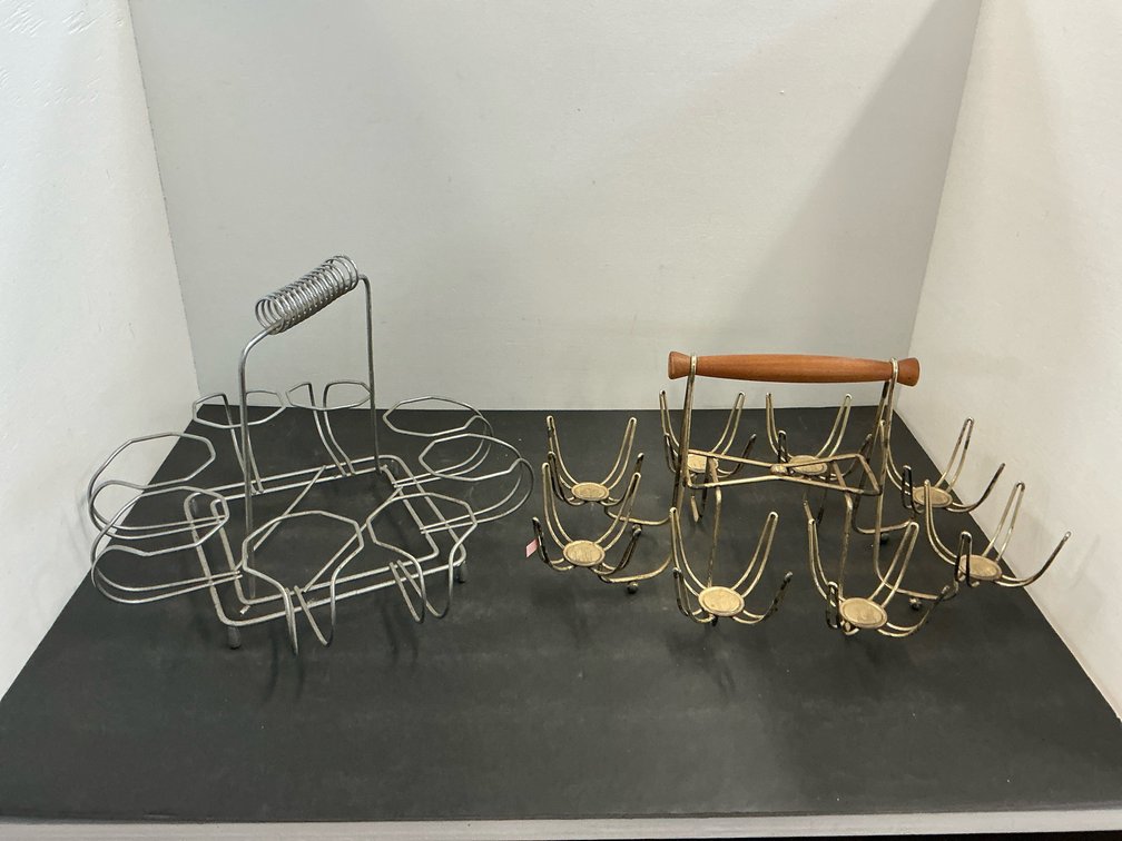 Pair of metal wire drink carrier caddies