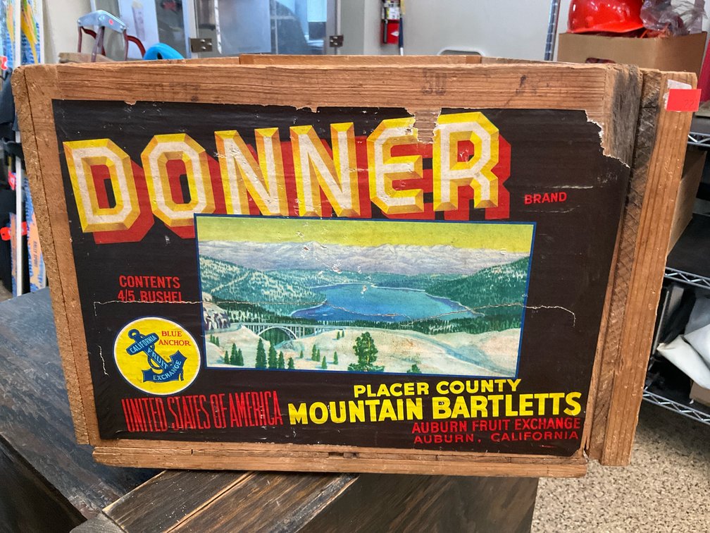 California Fruit Exchange Donner Brand wooden fruit crate