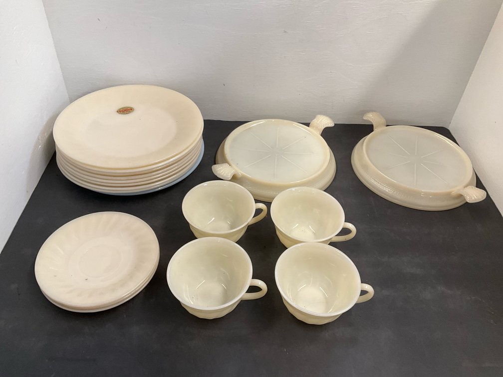 Anchor Hocking Fire-King ivory glass dinnerware set