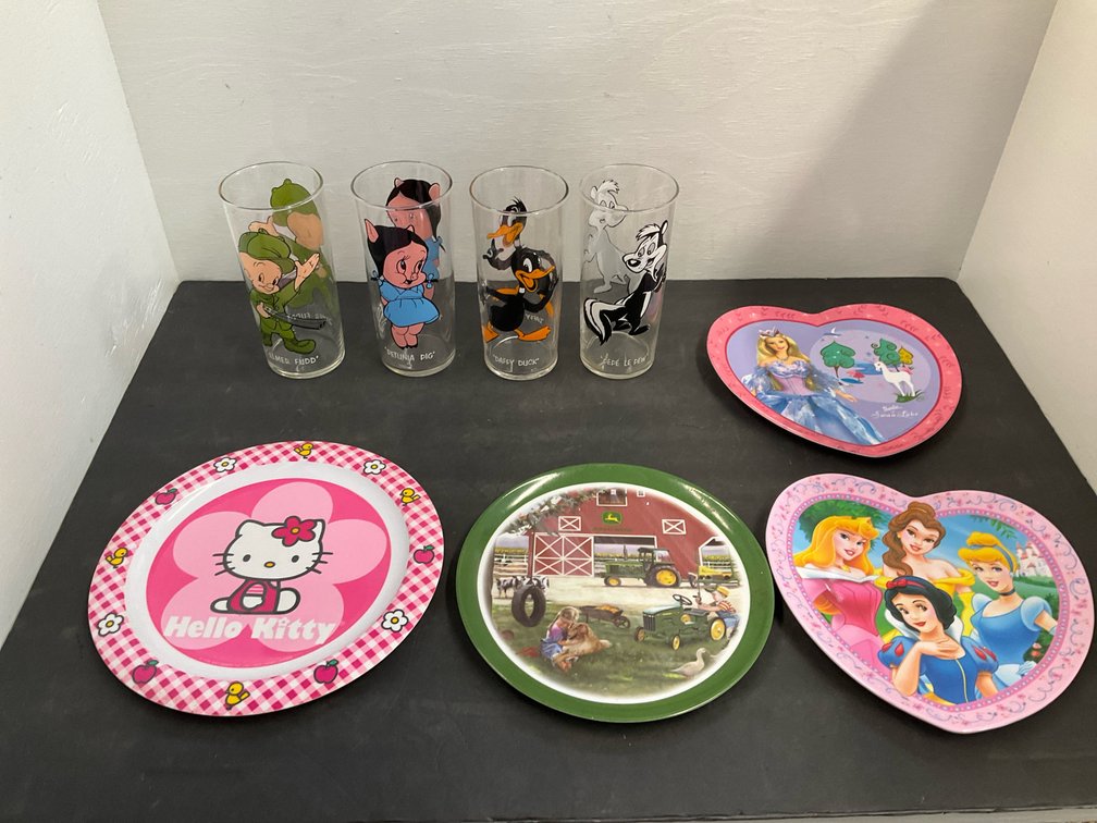 Pepsi character drinking glasses & 4 metal trays