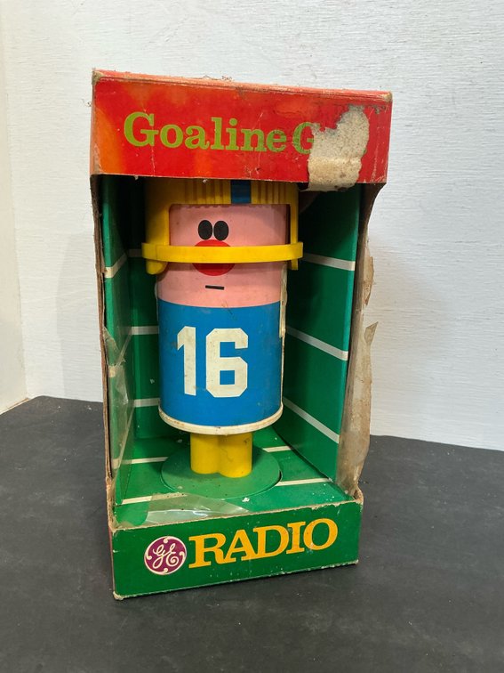 GE Goaline Gus novelty football radio in box