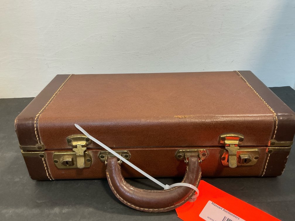 Clarinet in hard case with Rico Bb reeds