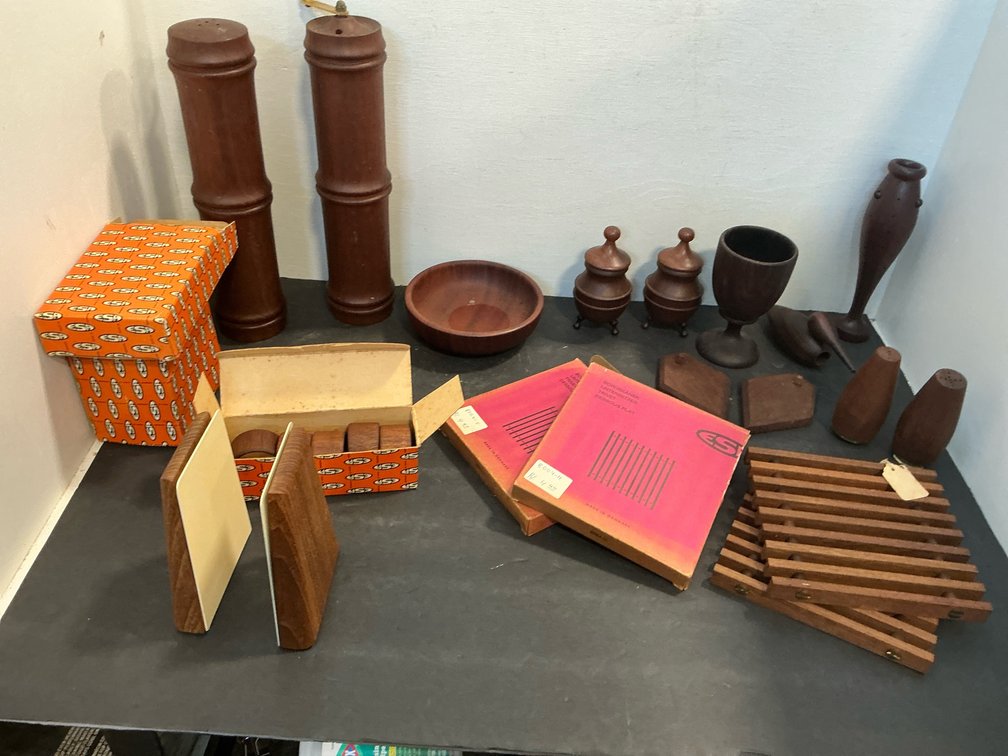 Grouping of wooden tableware & home accessories