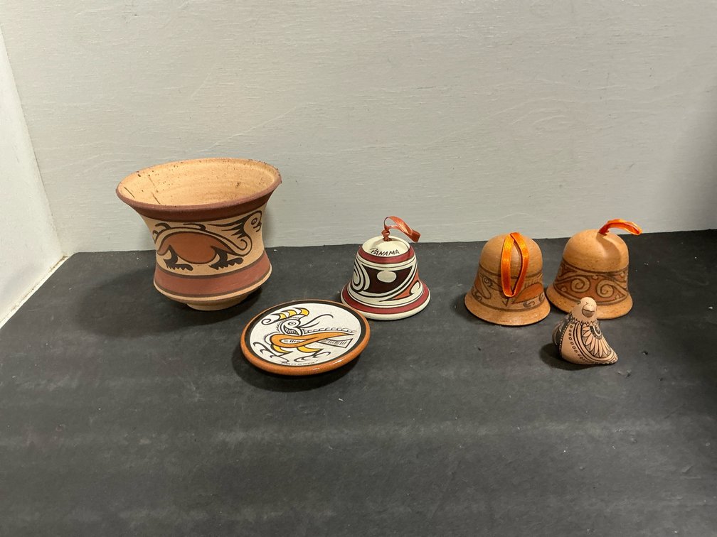 Panama terracotta pottery grouping