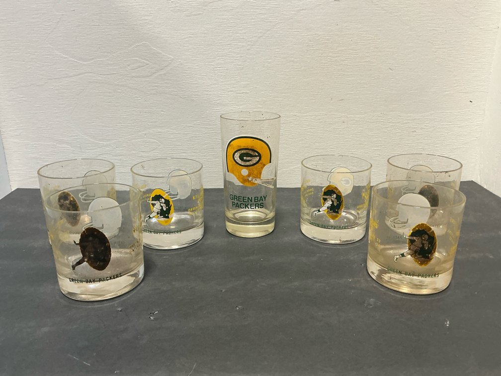 Set of Green Bay Packers drinking glasses