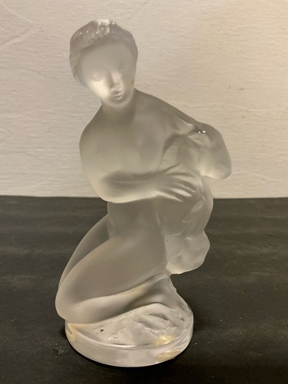 Lalique frosted glass figurine 4 1/2” tall