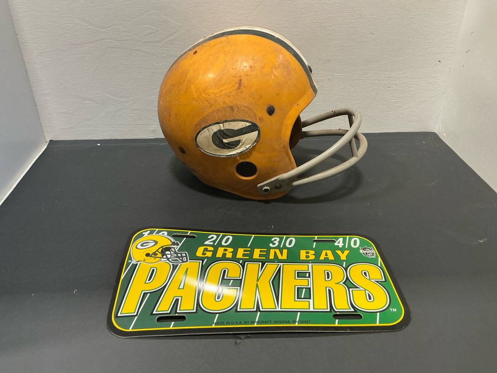 Green Bay Packers football helmet & novelty license plate