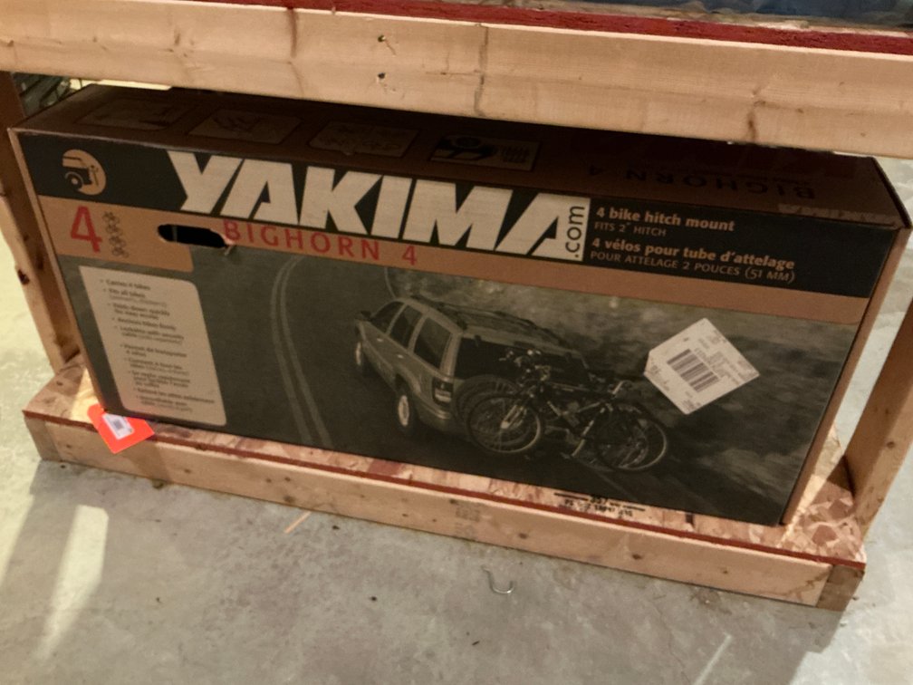 Yakima Bighorn 4-bike hitch rack for 2 in hitch - Basement