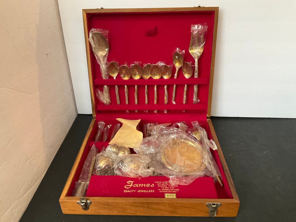James Quality Jewellers flatware set in wooden case - Living Room Main Level