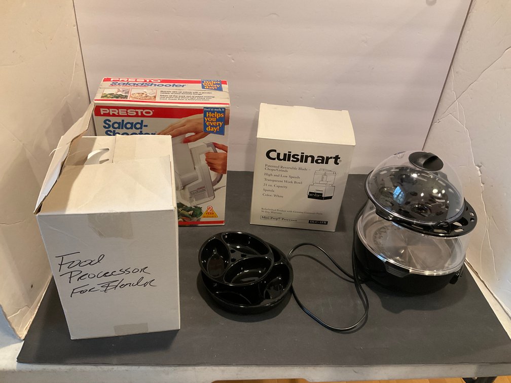 Small kitchen appliances with food processor & egg cooker - Kitchen Main Level