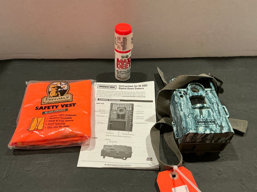 Digital game camera with safety vest & insect repellent - Basement