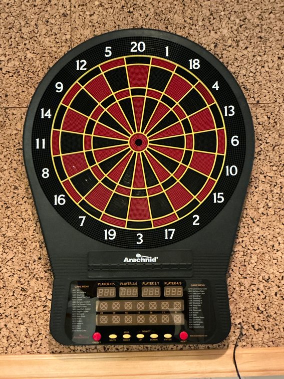 Electronic dartboard with darts & accessories - Basement