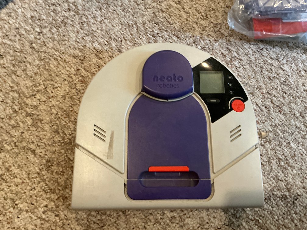 Neato Robotics robotic vacuum with accessories - Basement
