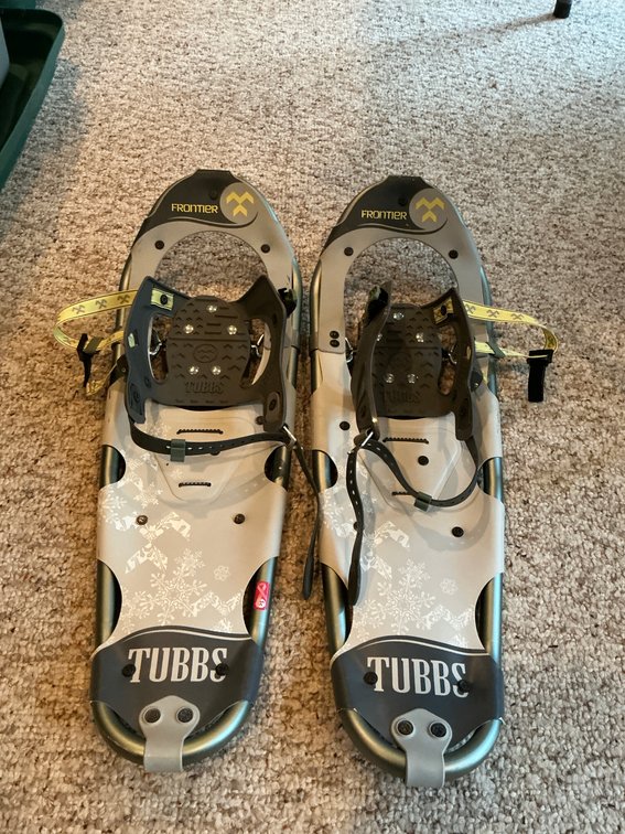 Pair of Tubbs Frontier snowshoes - Basement
