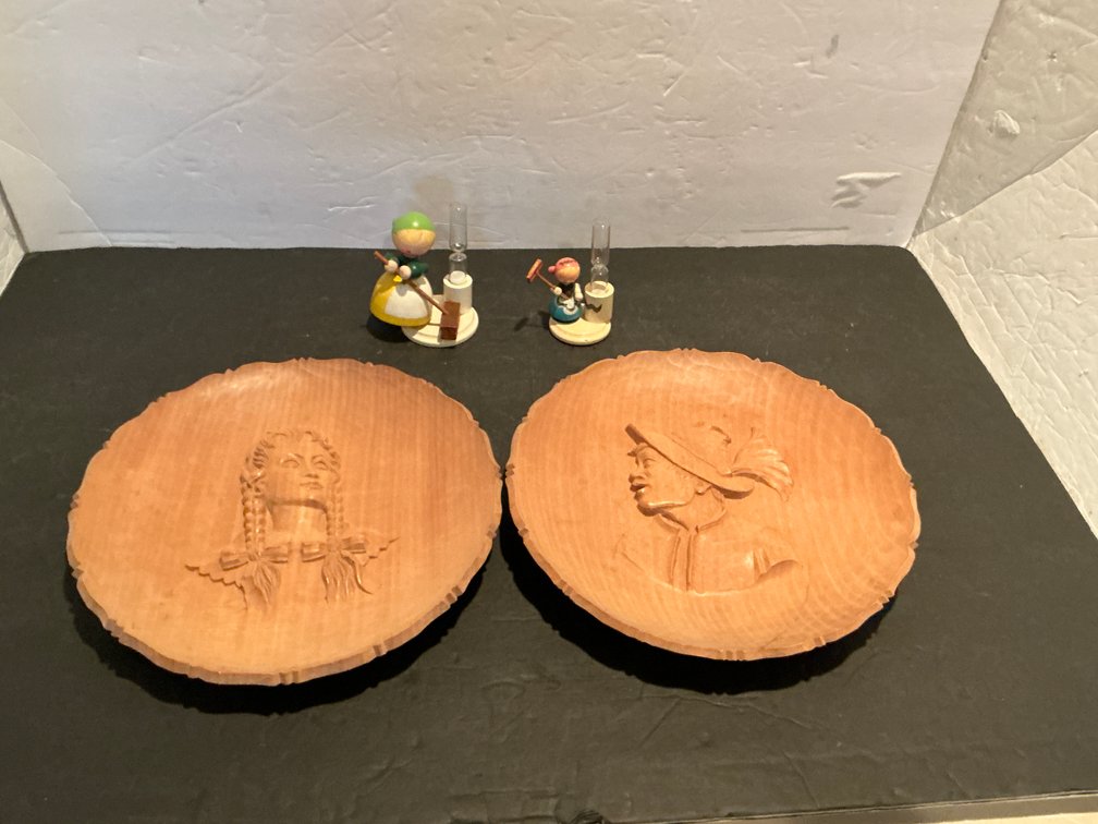 Pair of carved wood wall plaques & 2 sand timer figurines - Basement
