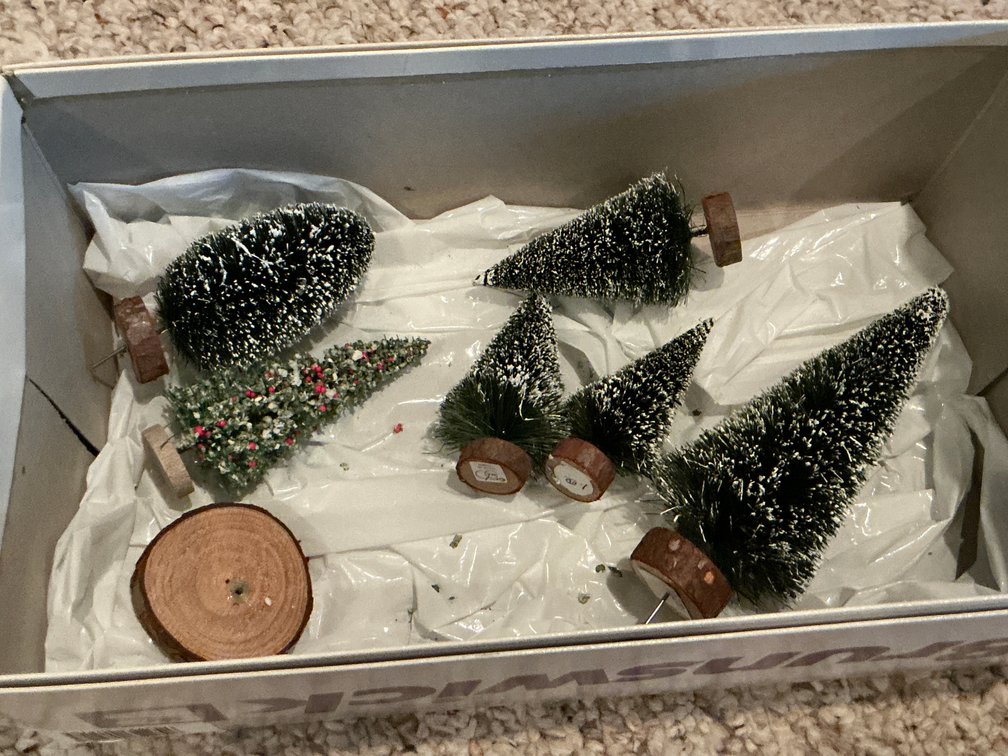 Miniature bottle brush & artificial Christmas trees - Basement