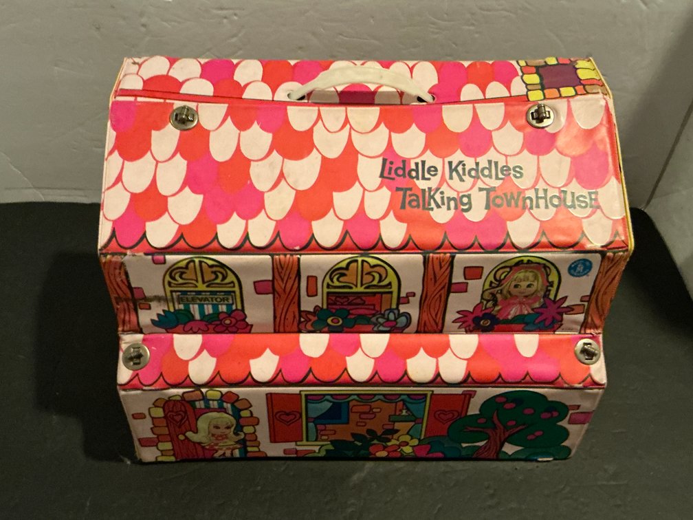 Mattel Liddle Kiddles Talking Townhouse with dolls - Basement