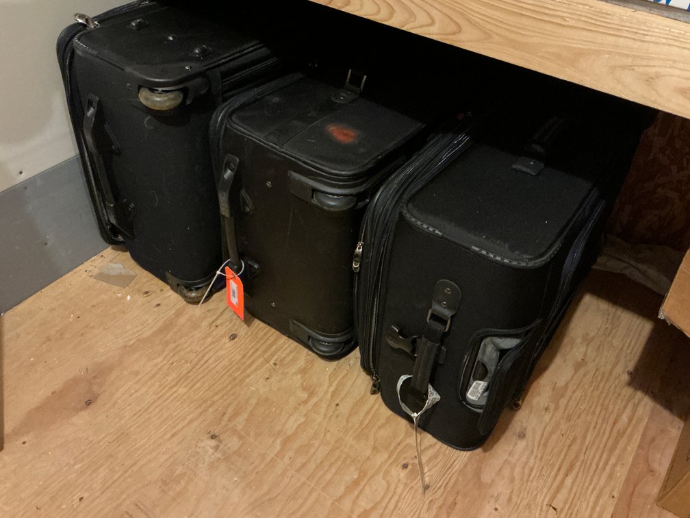 Set of 3 black softside rolling suitcases - Basement