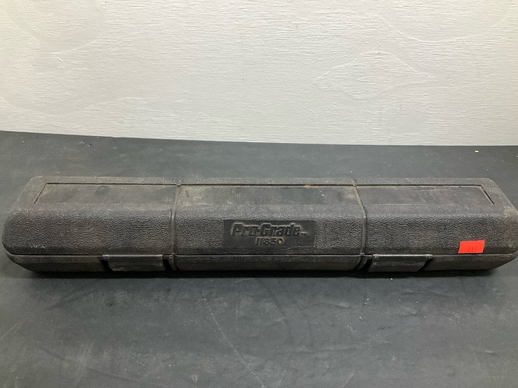 Pro-Grade click-type torque wrench with case