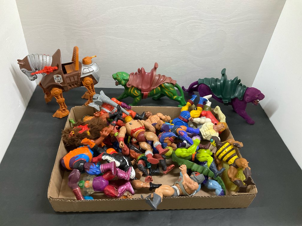 Grouping of Mattel action figures & beasts