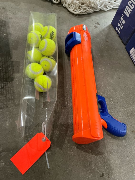 Nerf Dog orange & blue tennis ball blaster - Garage