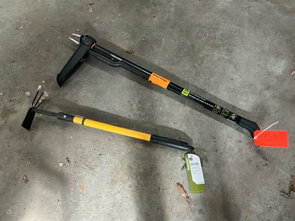 Stand-up weeder & telescoping culti-hoe - Garage
