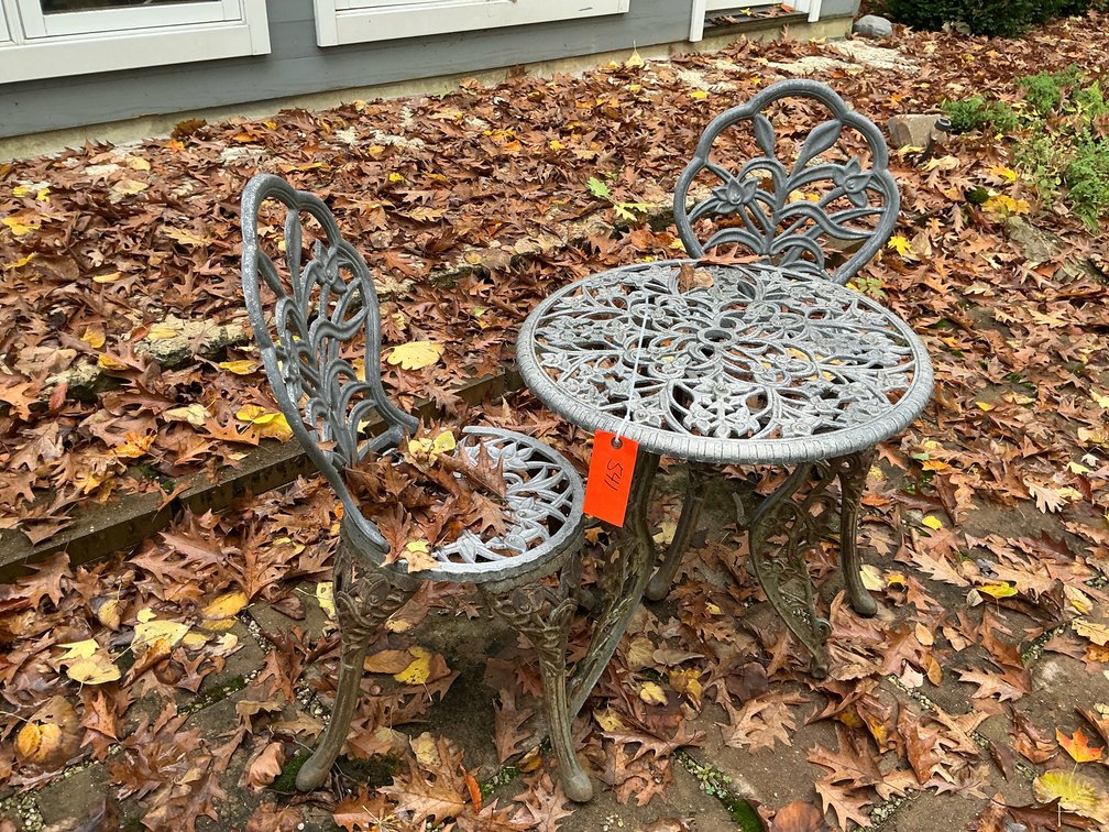 3-piece cast metal patio bistro table & 2 chairs - Outside
