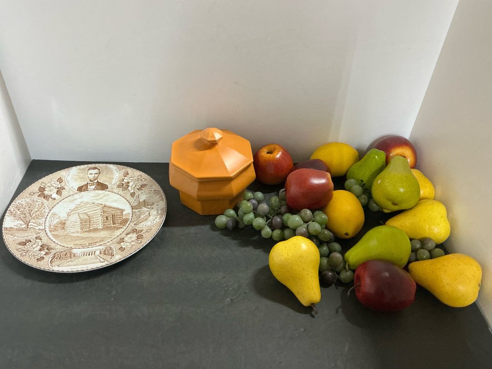 Abraham Lincoln plate, lidded jar & artificial fruit